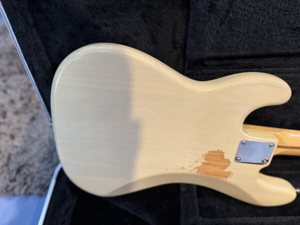 FENDER USA PRECISION BASS - Image 9