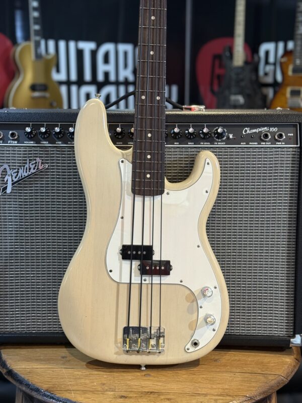 FENDER USA PRECISION BASS - Image 4