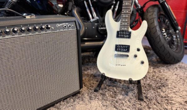 SCHECTER OMEN 6 - Image 3