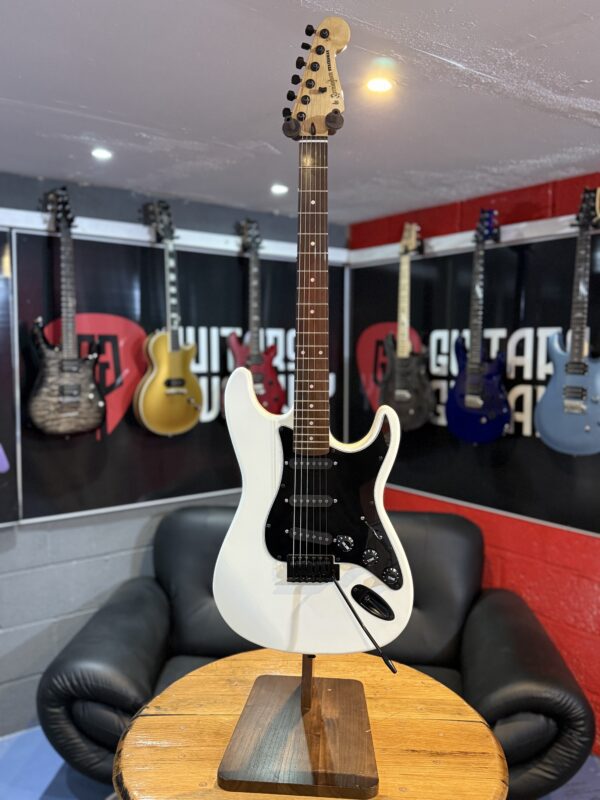 HAND BUILT STRAT STYLE CUSTOM GUITAR - Image 4