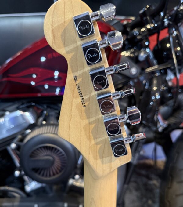 USA FENDER STRAT IN SUNBURST - Image 9