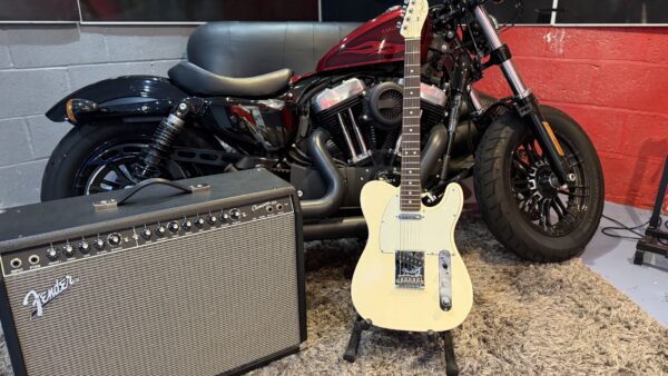 2016 Limited Edition American Standard Telecaster® Matching Headstock - Image 4
