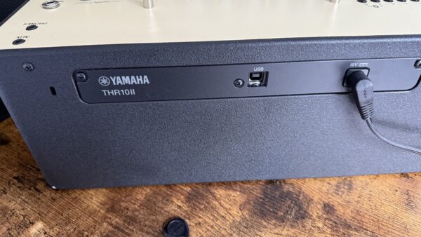 YAMAHA THR10II AMP - Image 5