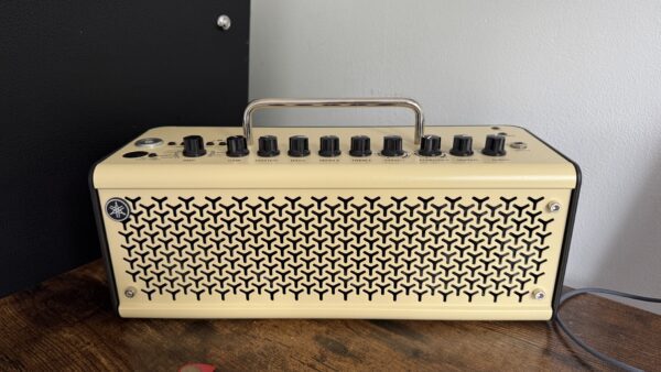 YAMAHA THR10II AMP - Image 3
