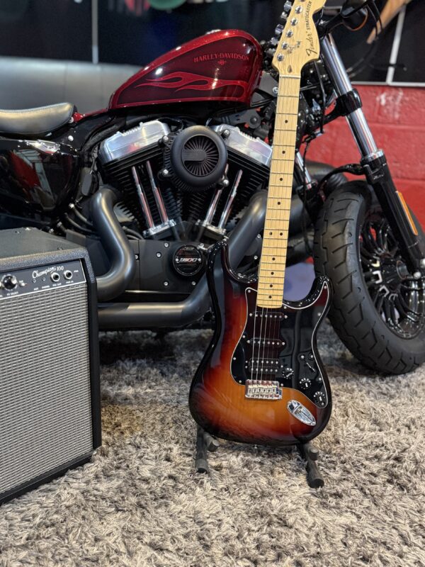 2017 AMERICAN SPECIAL STRAT HSS - Image 11