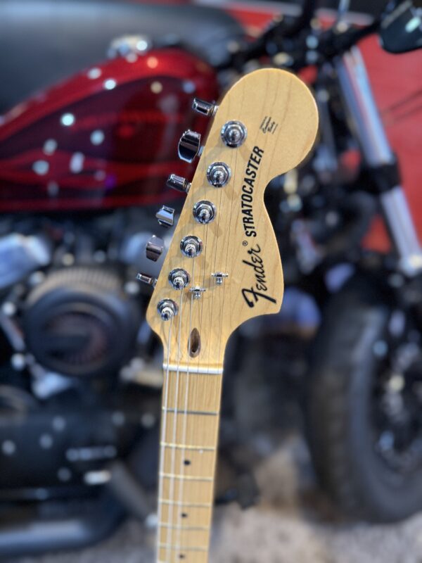 2017 AMERICAN SPECIAL STRAT HSS - Image 9