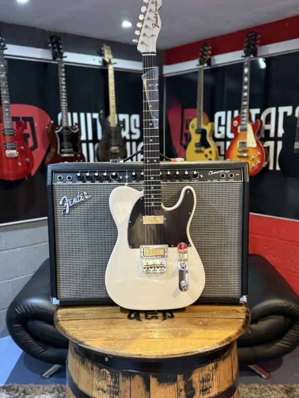 NEW FENDER GOLD FOIL TELECASTER - Image 4
