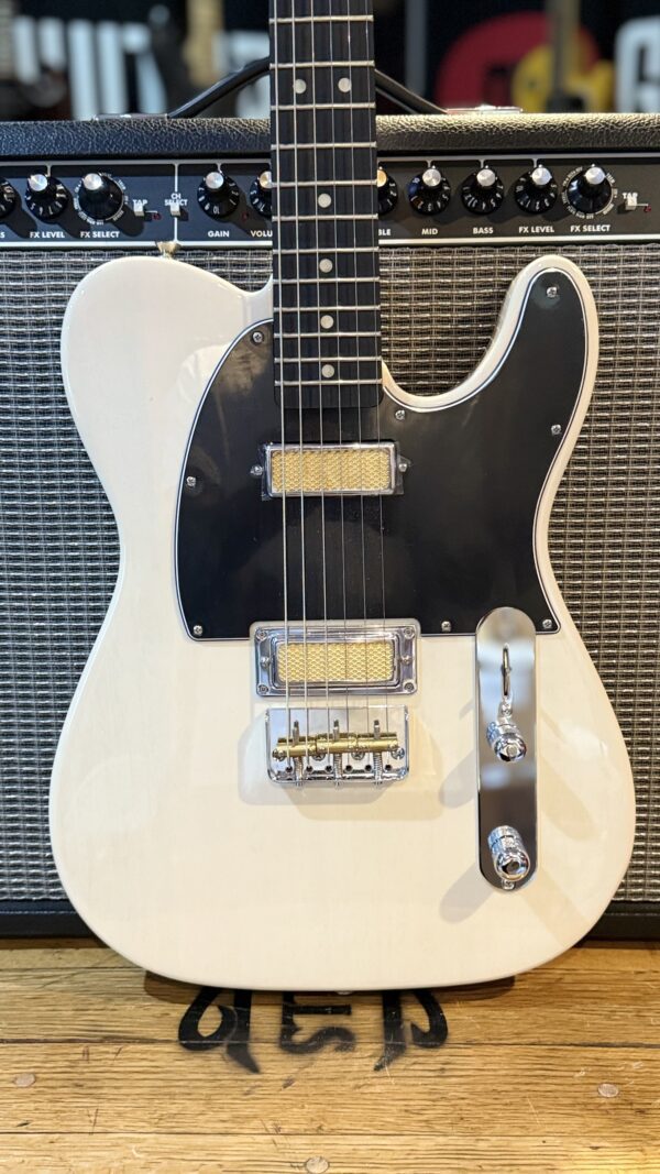 NEW FENDER GOLD FOIL TELECASTER - Image 3