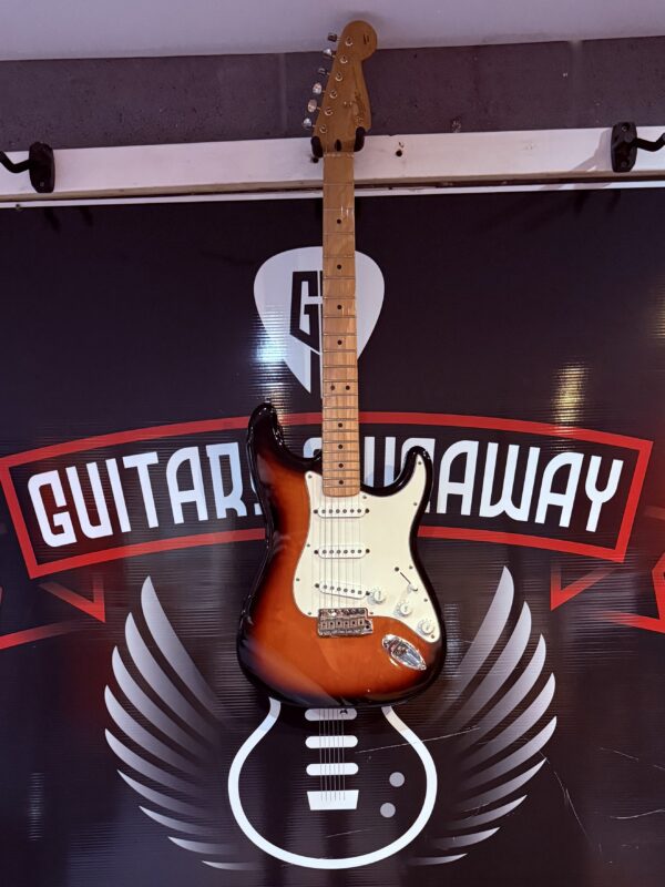 FENDER USA STRAT - Image 9