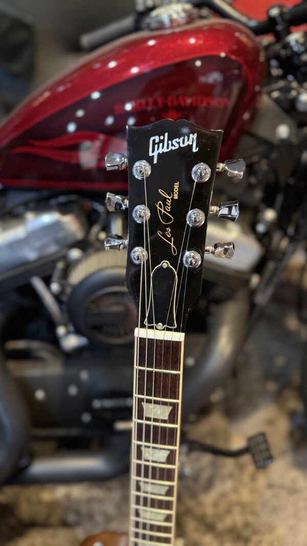 GIBSON LES PAUL TRADITIONAL PRO IN HONEY BURST - Image 9
