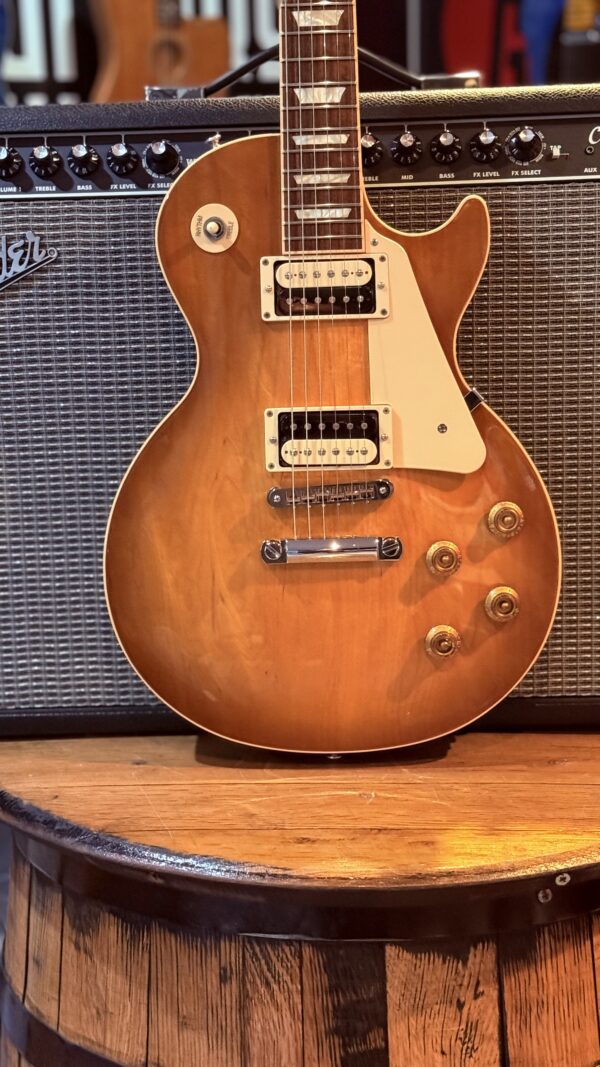 GIBSON LES PAUL TRADITIONAL PRO IN HONEY BURST - Image 6