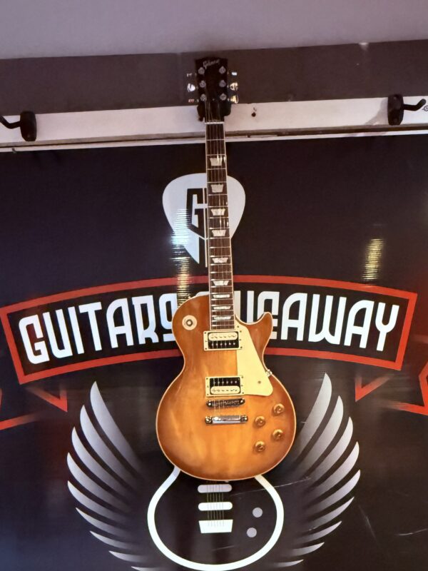 GIBSON LES PAUL TRADITIONAL PRO IN HONEY BURST - Image 3